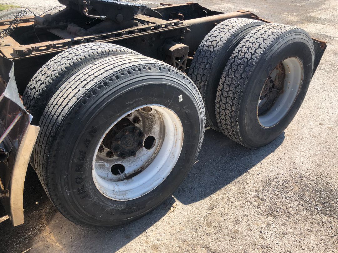 1996 VOLVO WG64 - Image 19